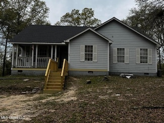 53 Flagstaff St, Lumberton, MS 39455
