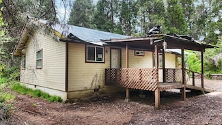 9020 Elk Creek Rd, Trail, OR 97541