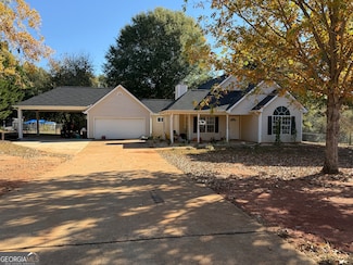 1145 Larkspur Dr, Locust Grove, GA 30248