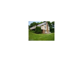 132 W Mohawk Dr, Malvern, OH 44644