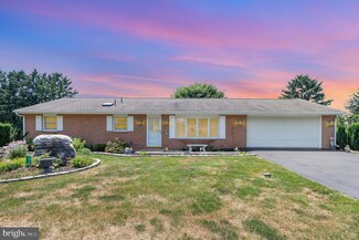 210 Fairway Dr, Mechanicsburg, PA 17055