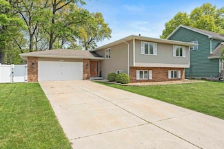 331 N Lillian St, Griffith, IN 46319