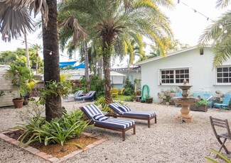 826 Snowden Dr, Lake Worth, FL 33461