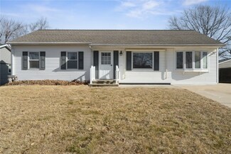 6508 Laurel Ln NE, Cedar Rapids, IA 52402