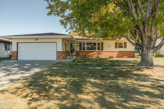 2419 N 6th St, Bismarck, ND 58503