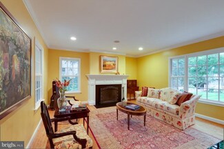 4733 34th Rd N, Arlington, VA 22207