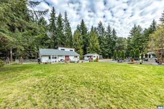 101 Crestview Dr, Port Angeles, WA 98362