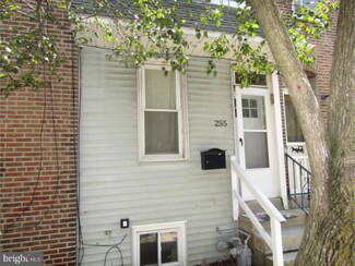 255 Lexington Ave, Crum Lynne, PA 19022