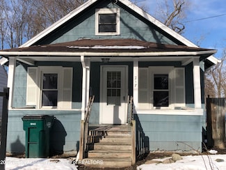 217 Denver Ave, Lansing, MI 48910