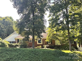 2020 Dawnshire Dr, Gastonia, NC 28054