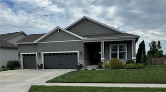 1129 SW Cheshire Dr, Lee's Summit, MO 64083