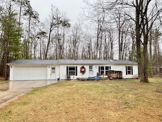 3313 Pleasant View Dr, Lewiston, MI 49756