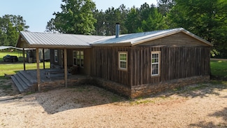 953 Beach Rd, Camden, AL 36726