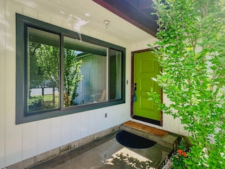 1138 SW Ballinger Dr, Grants Pass, OR 97526