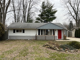 1511 Parkview Dr, Madison, OH 44057