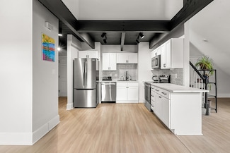 256 Lafayette St Unit 3, Salem, MA 01970