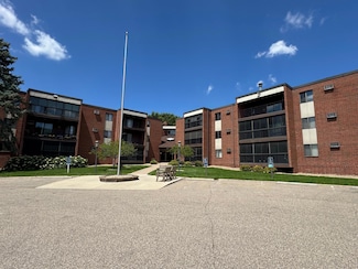 1800 Riverwood Dr Unit 323, Burnsville, MN 55337