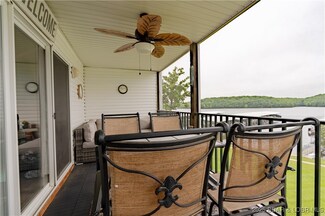 549 Park Place Dr Unit 2D, Kaiser, MO 65047