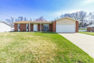 724 Mayer Dr, Saint Charles, MO 63301