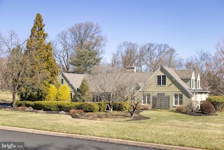 15 Red Fox Dr, New Hope, PA 18938