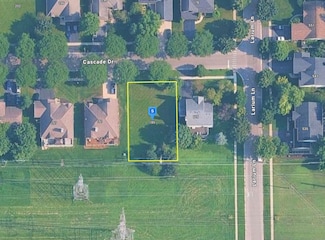 185 Cascade Dr, Crystal Lake, IL 60012