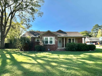 241 Hillcrest St, Marianna, AR 72360