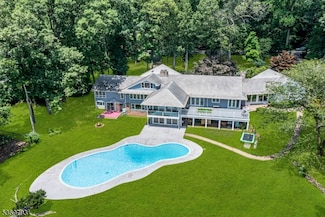 44 Hillcrest Rd, Martinsville, NJ 08836