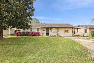 1216 Marshall Ave, Nederland, TX 77627