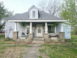 1107 E Locust St, Lockwood, MO 65682