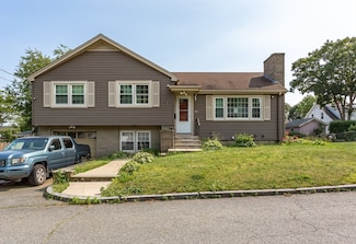 101 Primrose St, Fall River, MA 02720
