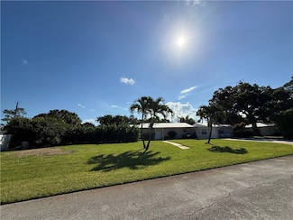 2015 15th Ln, Vero Beach, FL 32960
