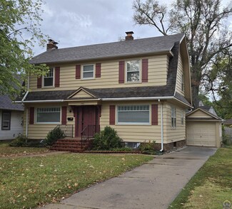 1421 SW Randolph Ave, Topeka, KS 66604
