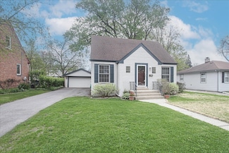 213 N Pine St, Mount Prospect, IL 60056