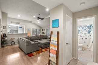 222 Lantana Dr, Arlington, TX 76018