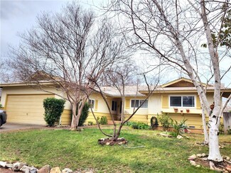 10 Woodcrest Ln, Chico, CA 95926