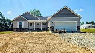 2021 Zuni Dr, Lake Waynoka, OH 45171