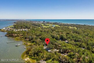 174 Oakleaf Dr, Atlantic Beach, NC 28512