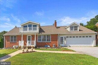 710 Summit Dr, Dallastown, PA 17313