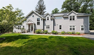 1004 Great Rd, Lincoln, RI 02865