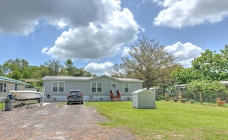 3832 Michelle Ln, Zephyrhills, FL 33541