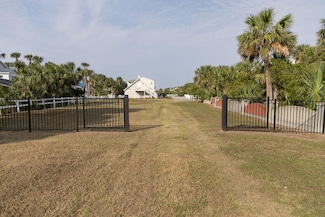 126-B Jungle Rd, Edisto Island, SC 29438