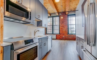 63 Melcher St Unit 404, Boston, MA 02210