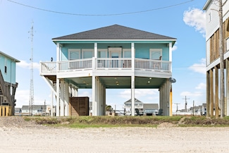 1391 Keith Ave, Gilchrist, TX 77617
