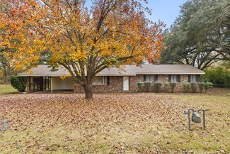 809 Maxwell Dr, Hattiesburg, MS 39401