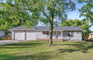 215 E Jackson St, Panora, IA 50216