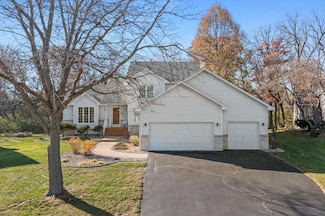 1160 Autumn Dr, Woodbury, MN 55125