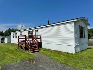 66 3rd St, Lancaster, NH 03584