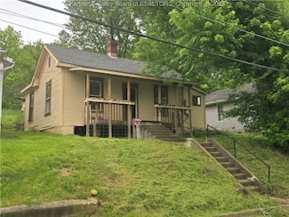 1620 Red Oak St, Charleston, WV 25387