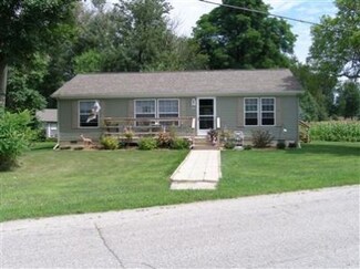 7917 N Blackhawk Manor, Rolling Prairie, IN 46371