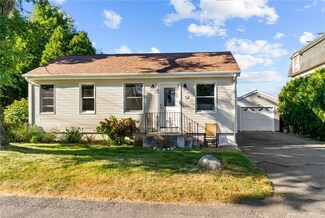 43 Parker Ave, Warren, RI 02885